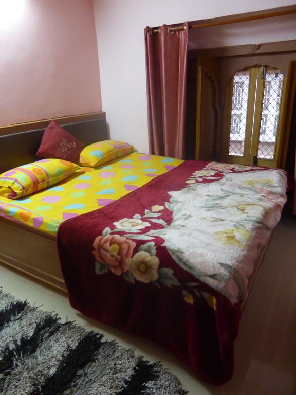 ทนิศา เฮอริเทจ ฮาเวลี Bed & Breakfast ไบคาเนอร์ ภายนอก รูปภาพ