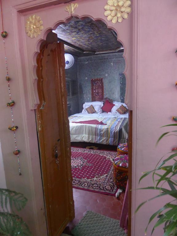 ทนิศา เฮอริเทจ ฮาเวลี Bed & Breakfast ไบคาเนอร์ ภายนอก รูปภาพ