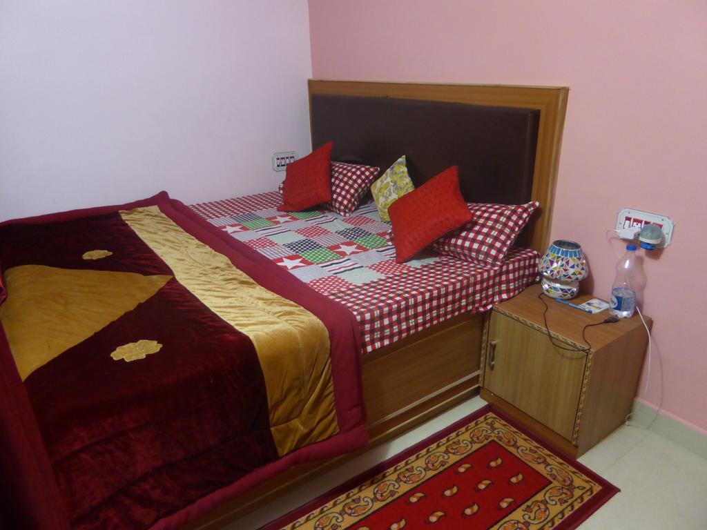 ทนิศา เฮอริเทจ ฮาเวลี Bed & Breakfast ไบคาเนอร์ ภายนอก รูปภาพ